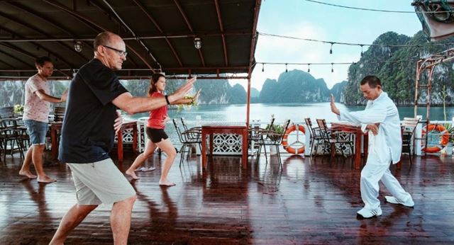 Tai chi mattutino in crociera