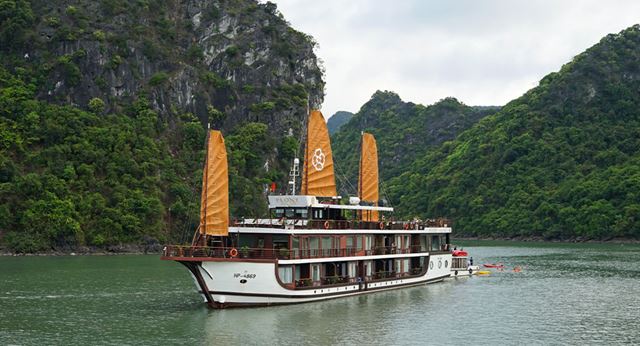 Crociera nella baia di Ha Long