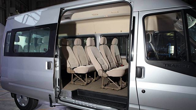 Auto a 16 posti (interno_1)