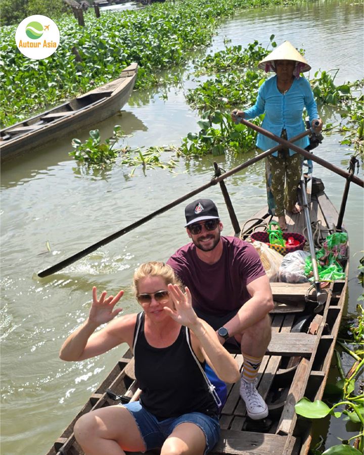 Avventura in barca tra i pittoreschi canali del Mekong