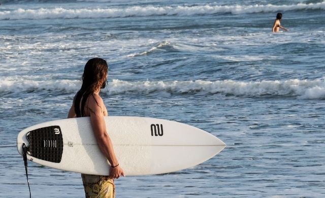 Sufting a Bali