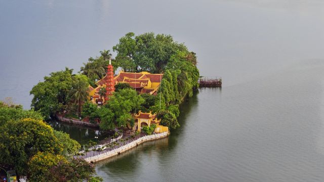 Pagoda di Tran Quoc, Hanoi, Vietnam.