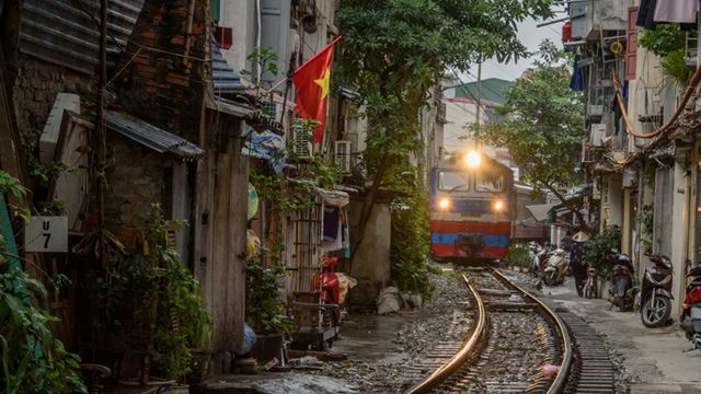 Via dei treni ad Hanoi