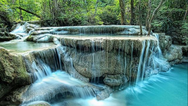 Cascate disposte su sette livelli, Erawan, Thailandia.