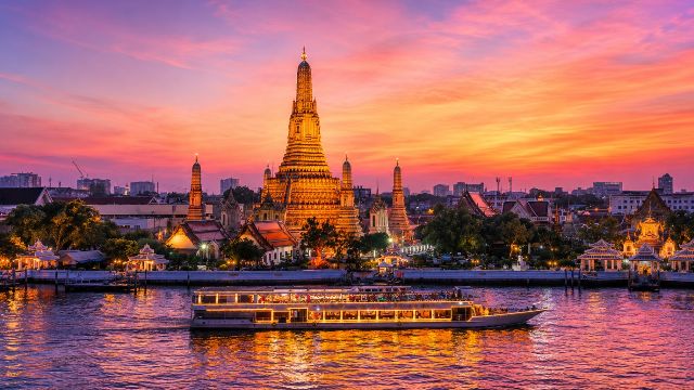 Il tramonto su Bangkok.