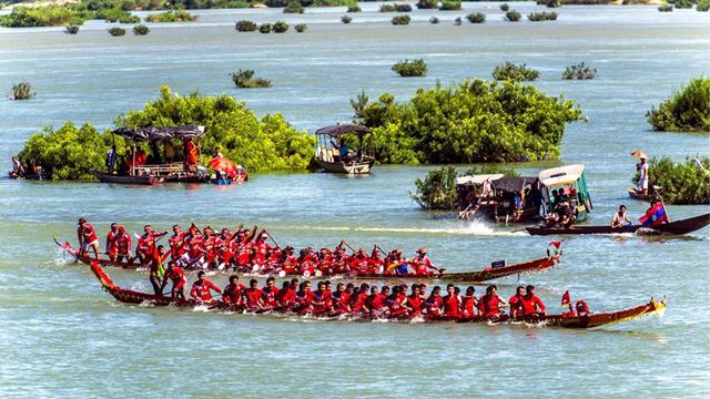 Festival delle Corse delle Barche Tradizionali del Laos
