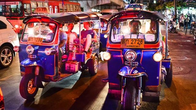 tuk tuk in thailandia