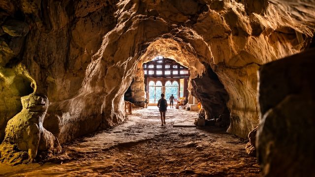 Grotta di Pak Ou