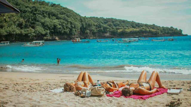 Relax sulla spiaggia di Padang Padang