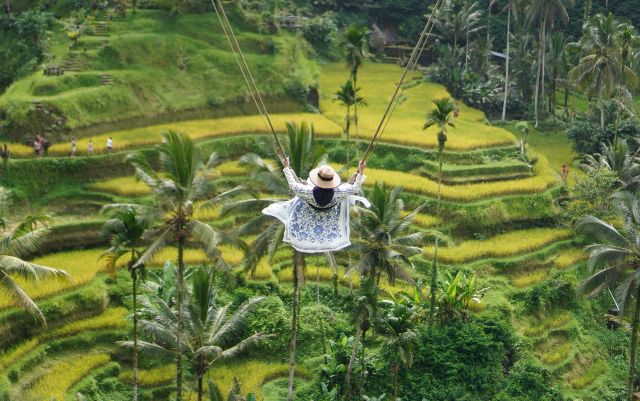 Sulle altalene panoramiche a Ubud